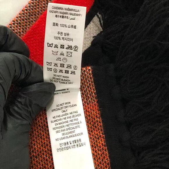 Burberry 188*30cm - Picture 7 of 8